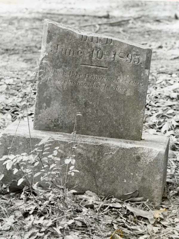 Famous Graves: Miss Elizabeth - Where She Died and Her Grave