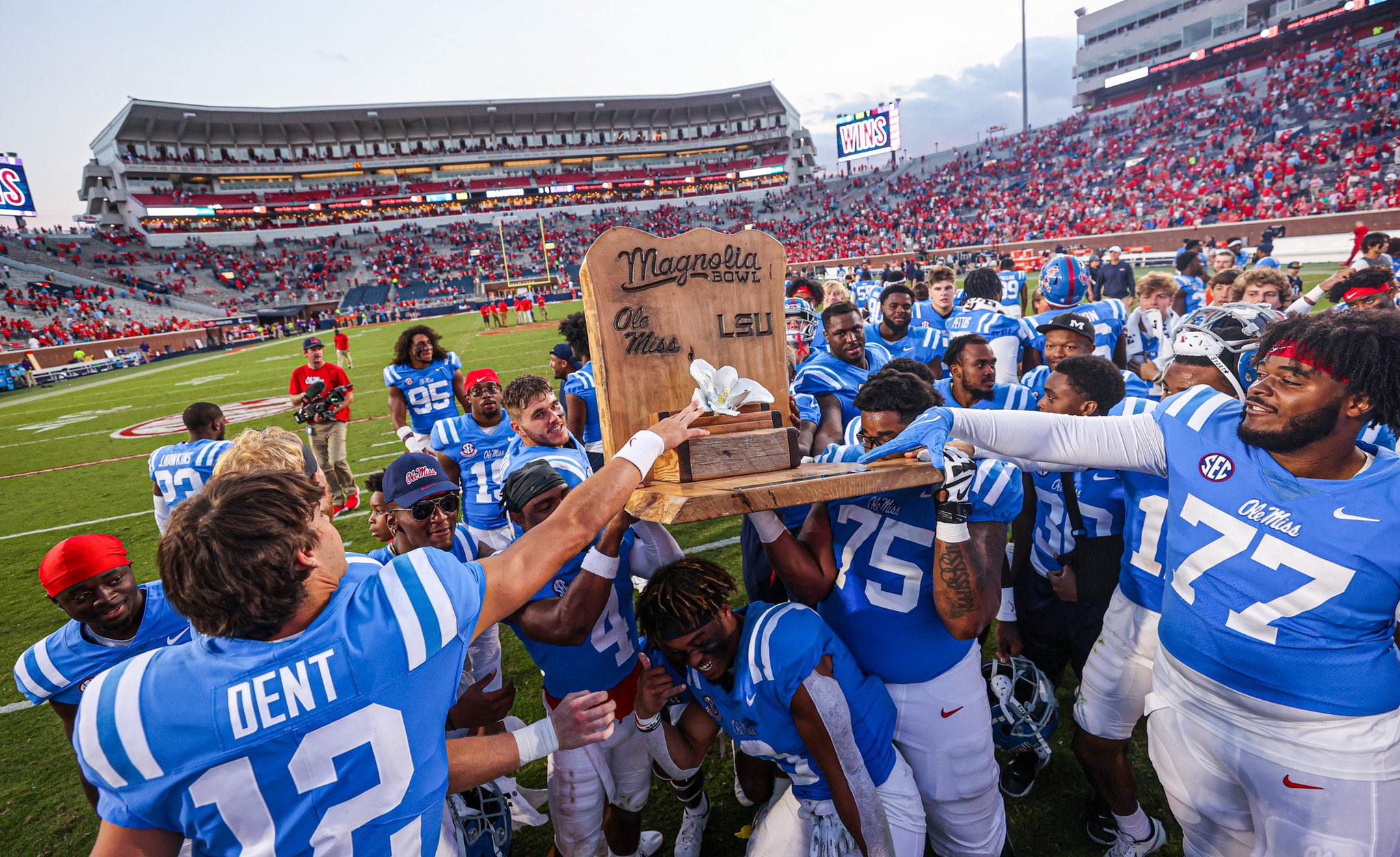 Ole Miss football: Rebels to retire Eli Manning's jersey