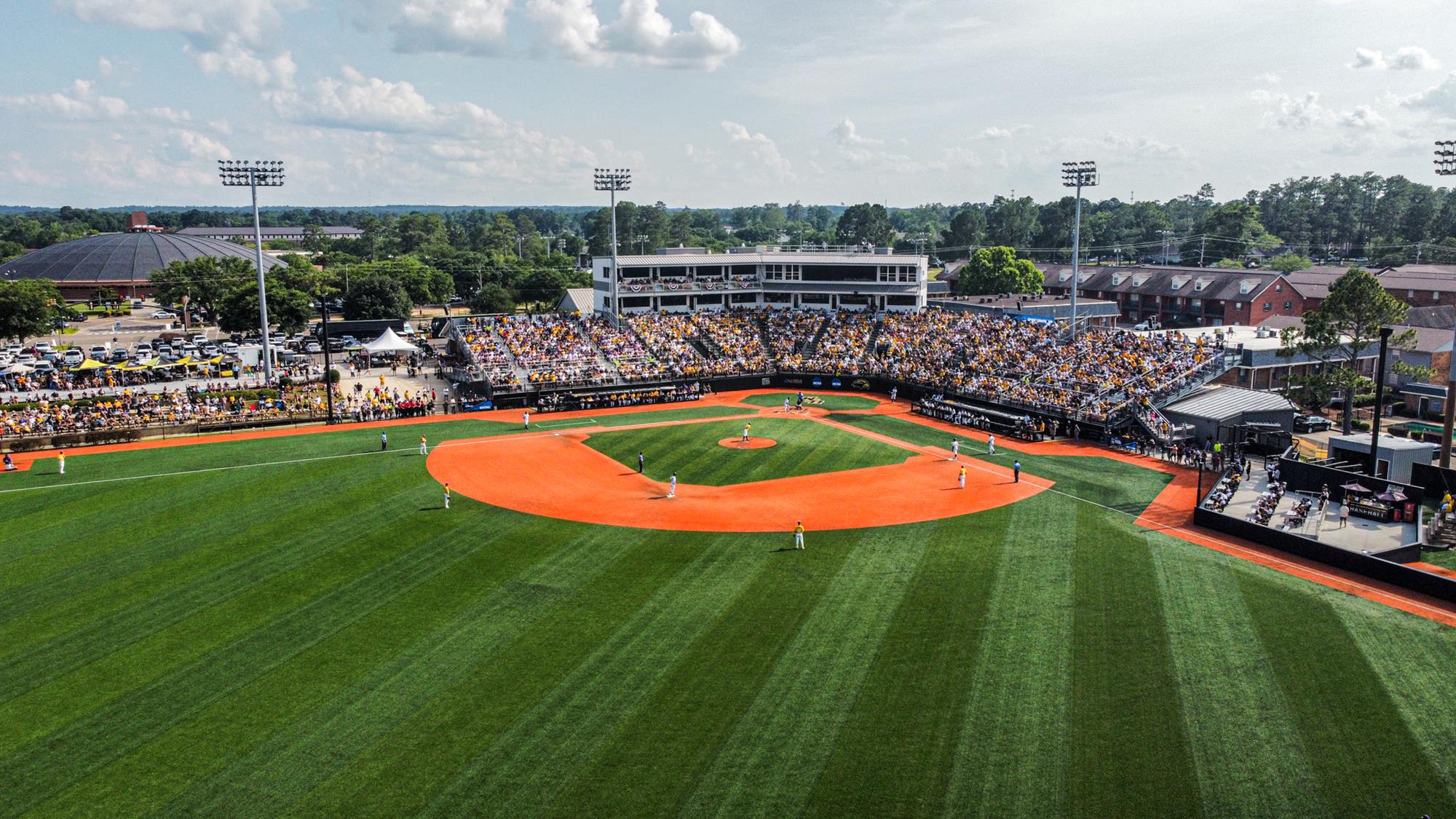 Tennessee Baseball Traveling For Super Regional Against Southern