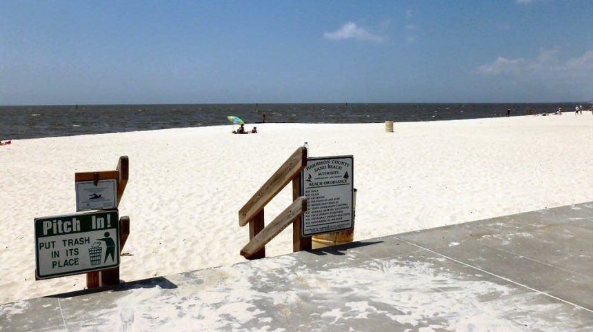 Biloxi East Central Beach