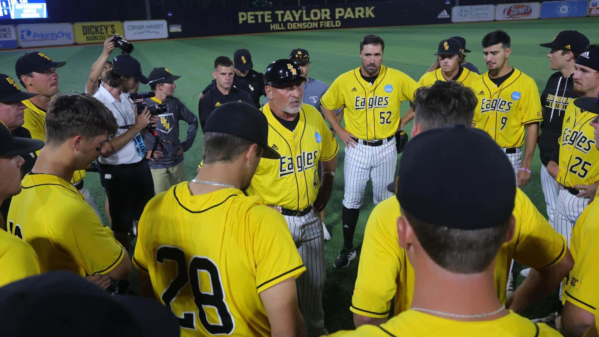 Southern Miss jumps to 4-0 lead over Tennessee before Game 1 is